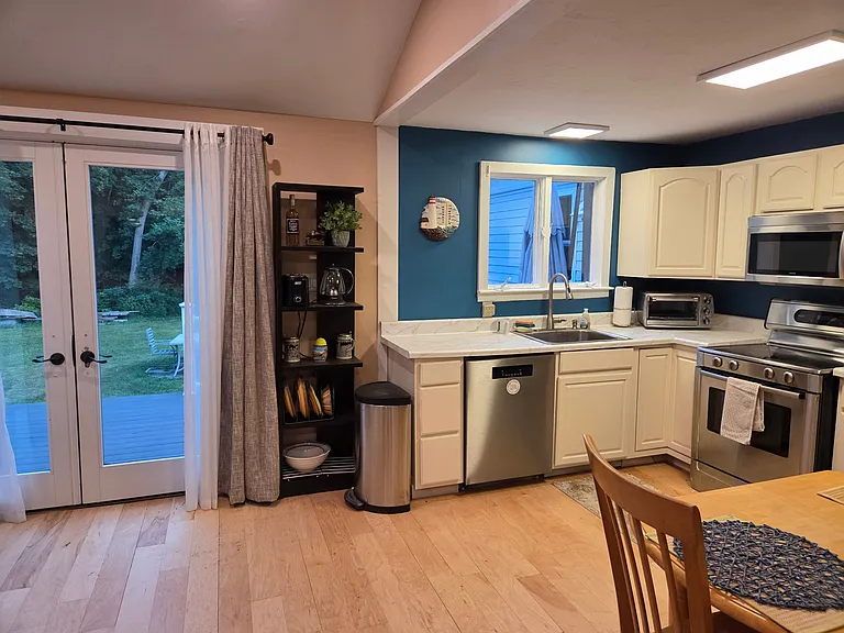 114 Old Oaken Bucket Rd #B — Photo 6