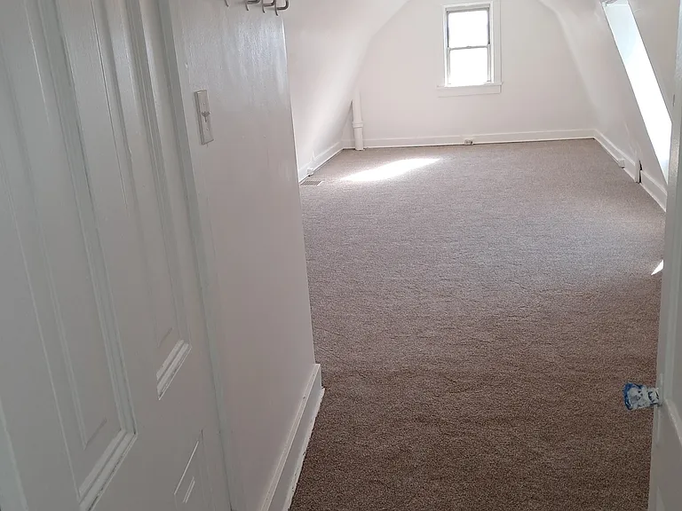 Bedroom Upstairs, Large