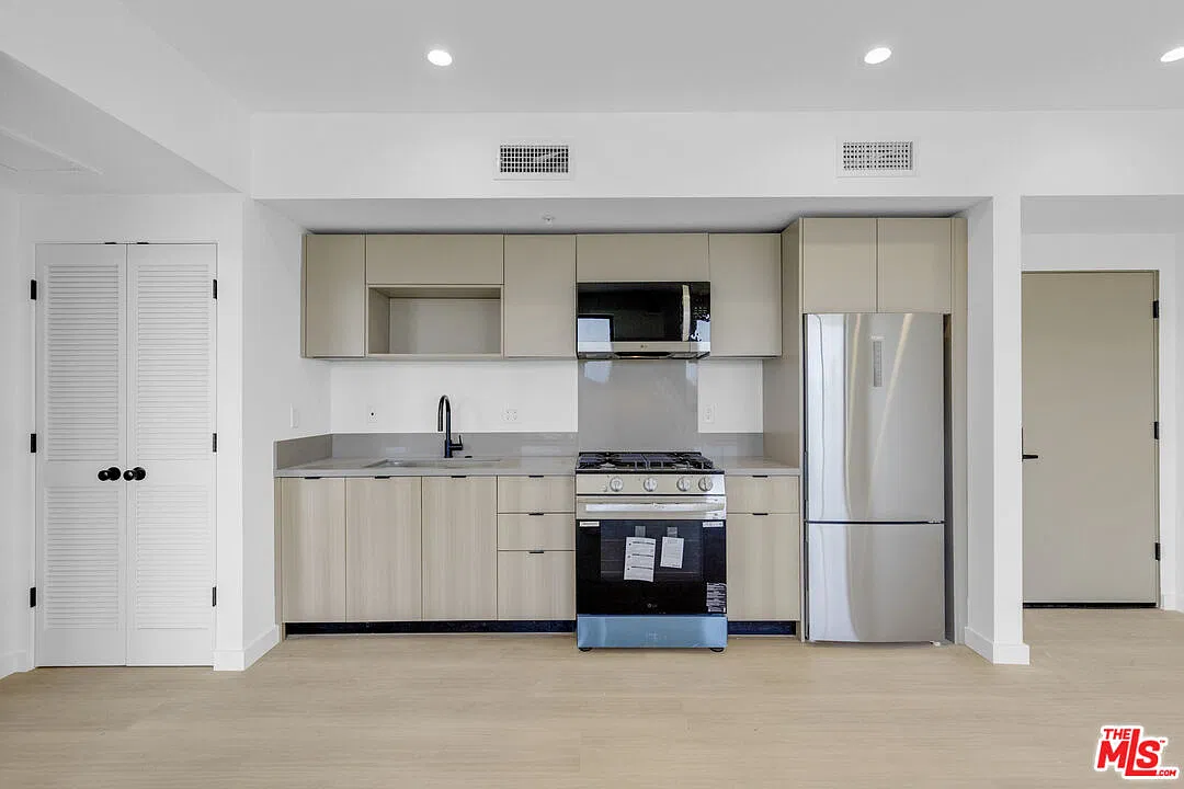 1 bed, 1.0 bath, 569 sqft, $3,150 — Photo 4