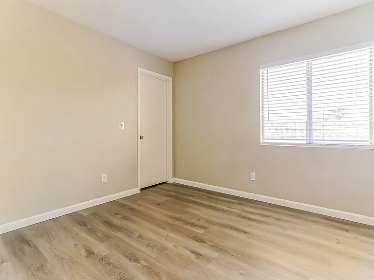 12031 W Dahlia Dr — Photo 14