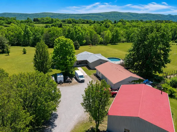 379 Turner Rd, Crossville, TN 38555