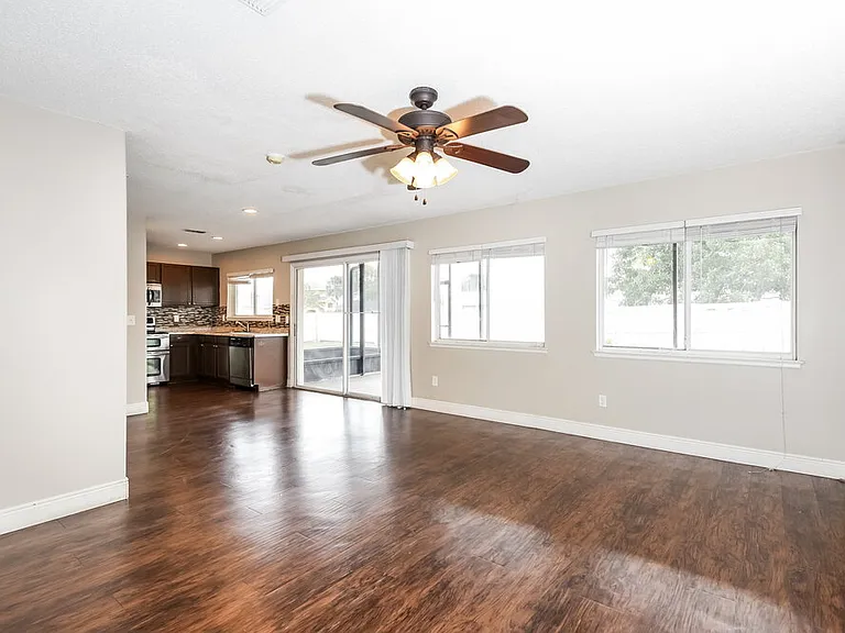 1405 Timberbend Cir — Photo 8