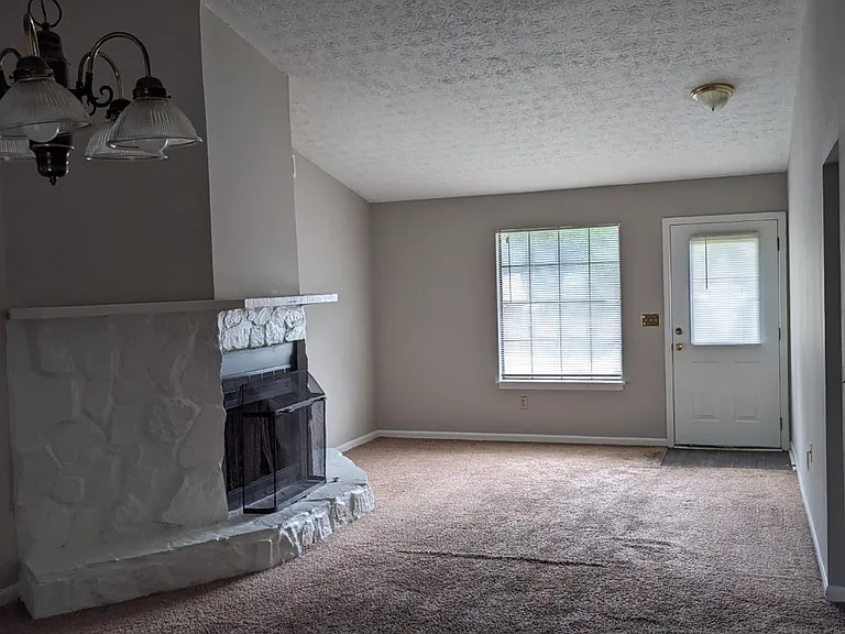 5520 Gladiator Way — Photo 4