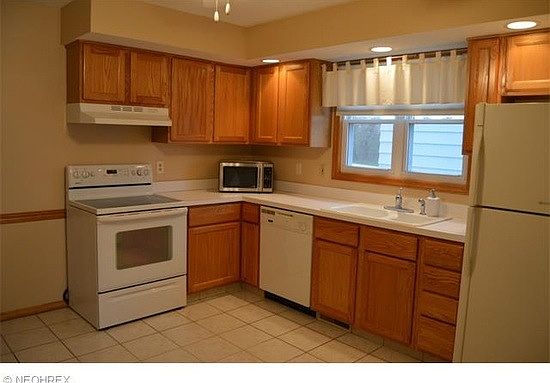4th image of 3033 Brookdale Ave