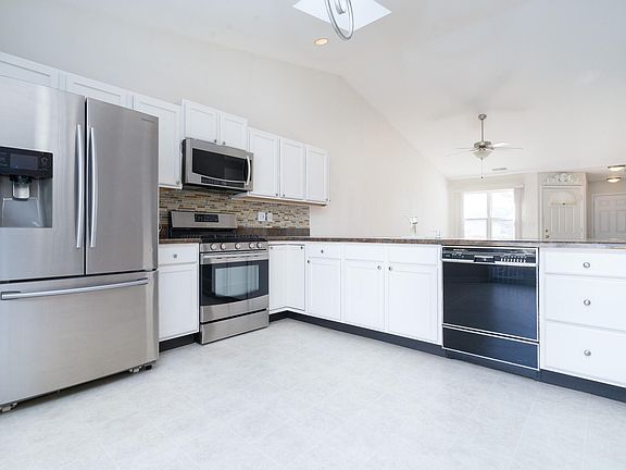 3rd image of 1808 W 86th Ln