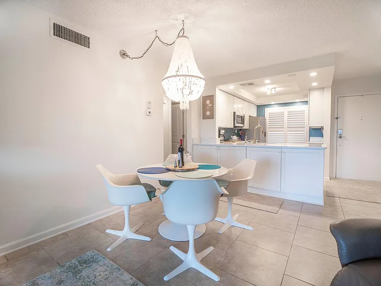 6051 Sun Blvd #106 — Photo 10