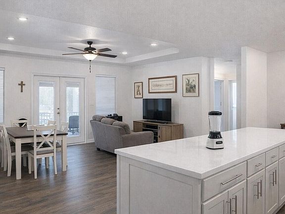 4th image of 1095 Nicklaus Drive