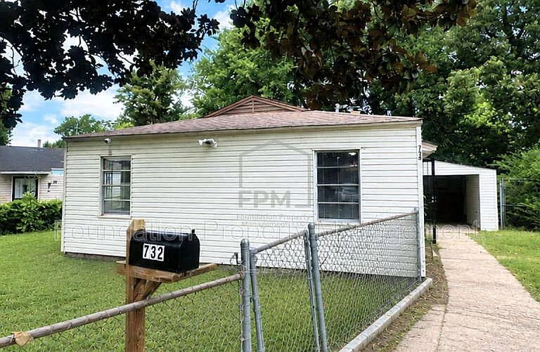 732 Tampa Ave — Photo 2