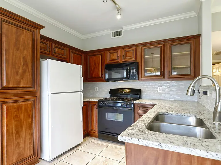 3846 E Canyon Ranch Rd #103 — Photo 9