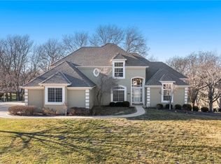 9615 Falcon Ridge Dr, Lenexa, KS 66220