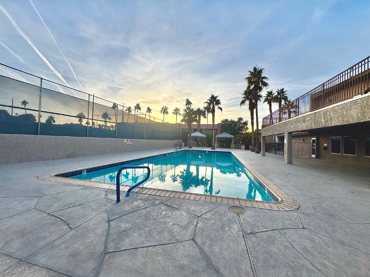 Building Photo - 5339 Indian River Dr #282
