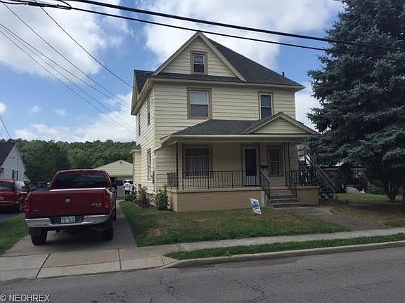 2nd image of 105 W Wood St