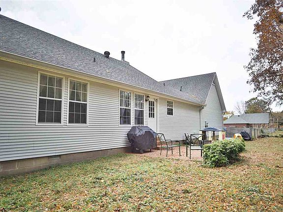 5th image of 86 Parker Dr