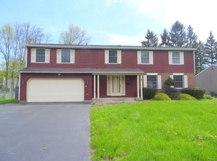 10 Nectarine Ln, Liverpool, NY 13090