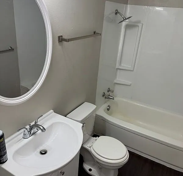 2929 E University St #4 — Photo 9