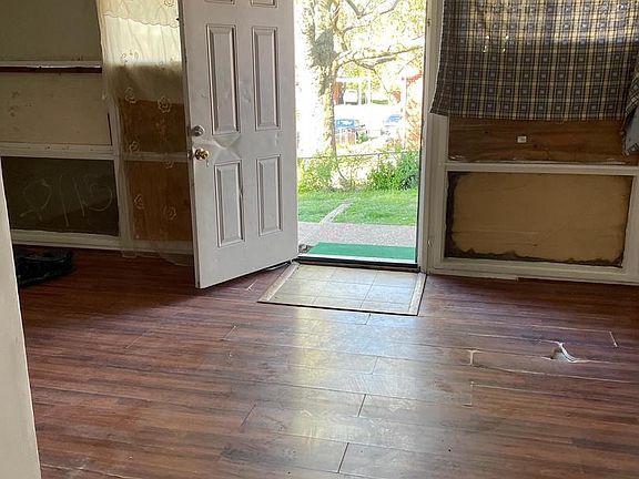 4th image of 7400 18th Ave #8