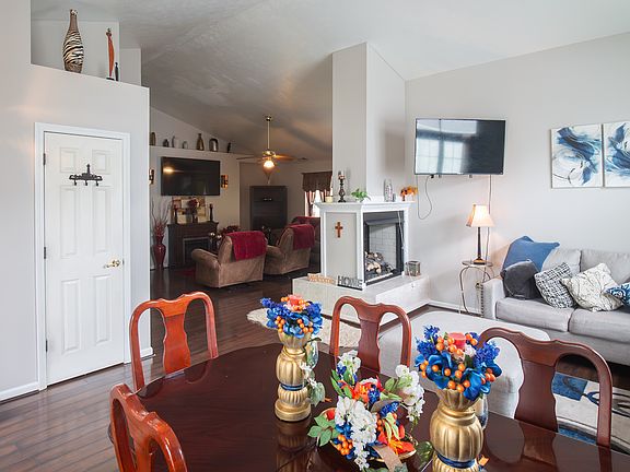 3rd image of 1605 Warren Lake Ct