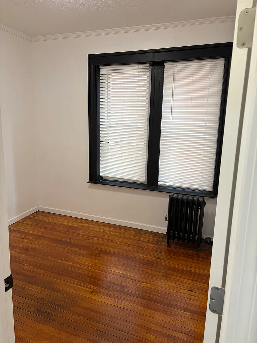 Building Photo - 2854 Fairfield Ave #2