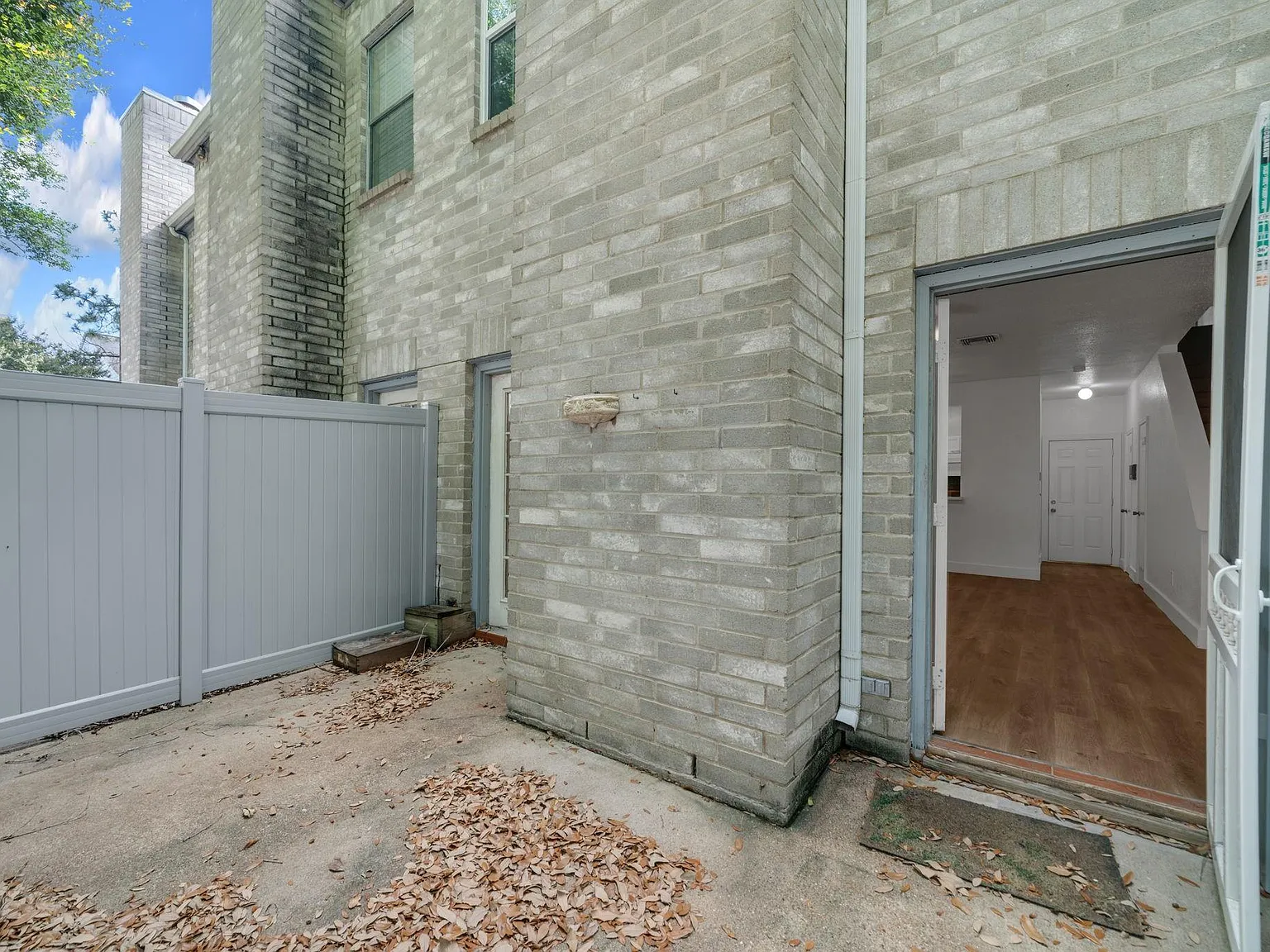 2 bed, 2.5 bath, 1640 sqft, $1,750 — Photo 3