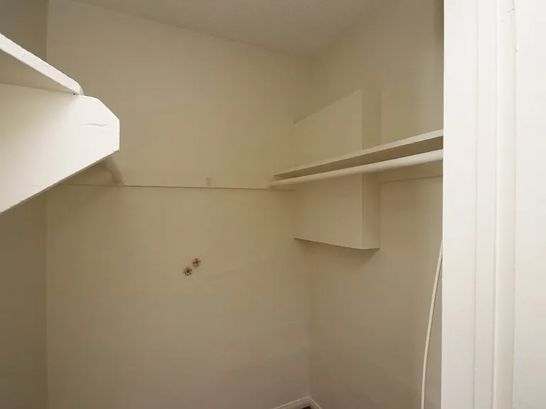 132 N Allen Ave #7 — Photo 13