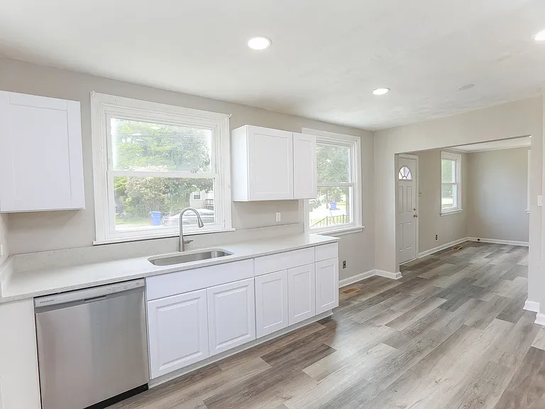 209 Pennington Blvd — Photo 4