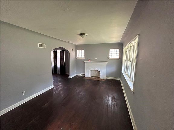 2nd image of 8715 Annetta Ave