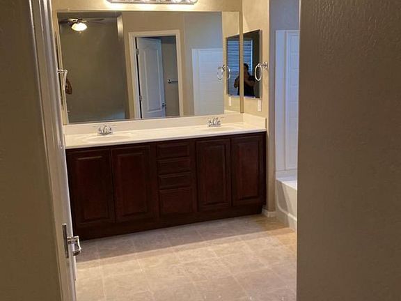 5th image of 21049 E Duncan St