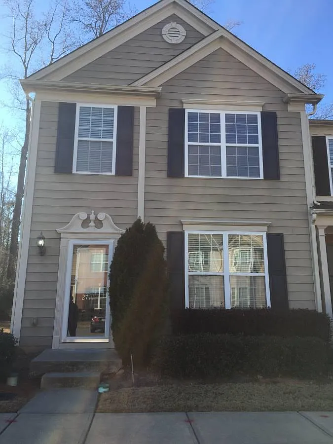 2711 Deerwood Ln SW photo 1