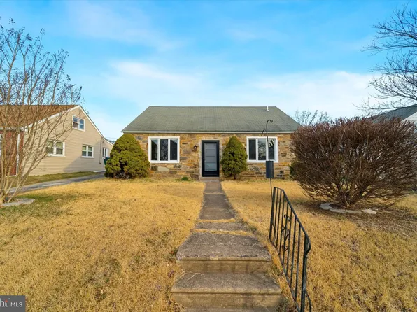 9222 Puritan Rd, Philadelphia, PA 19114