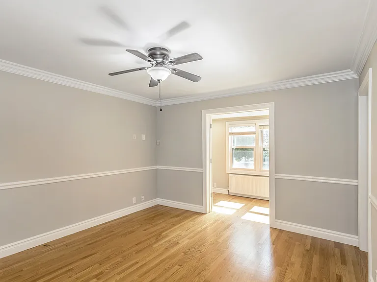 104 Sheridan Ave — Photo 6