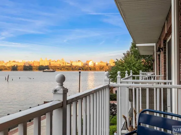54 Lydia Drive, Guttenberg, NJ 07093