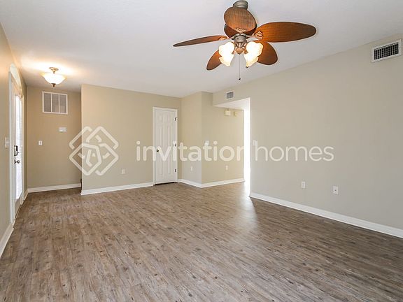 4th image of 4907 32nd Avenue Dr W