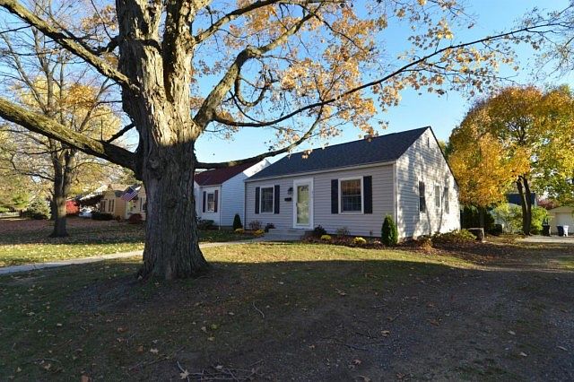 1st image of 571 E Royal Forest Blvd