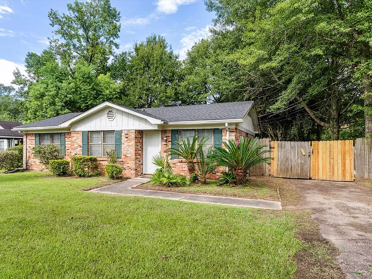 504 Farnell Ln — Photo 20