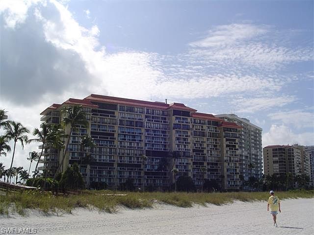 1st image of 180 Seaview Ct APT 1206