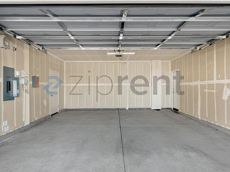 580 Rosedale Way — Photo 33