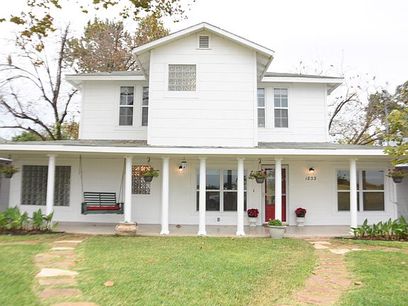 2nd image of 1833 Kuehler Ave