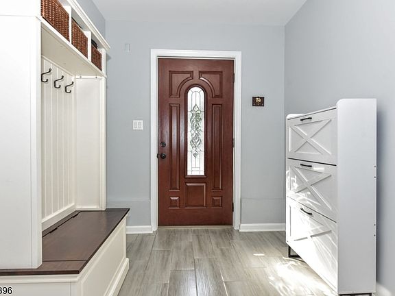 3rd image of 10 Stanley Way