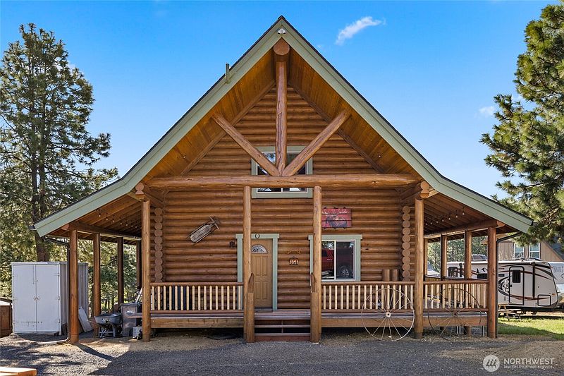 3rd image of 351 Ridge Loop Drive