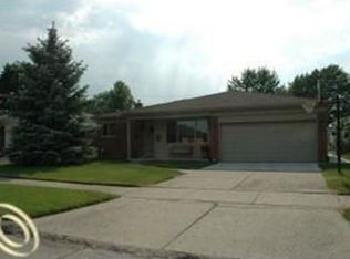 27717 Roan Dr, Warren, MI 48093