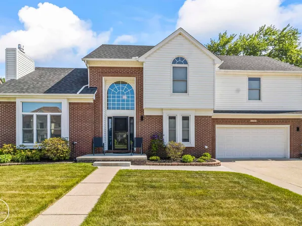 22385 Peltier Pt, Saint Clair Shores, MI 48081