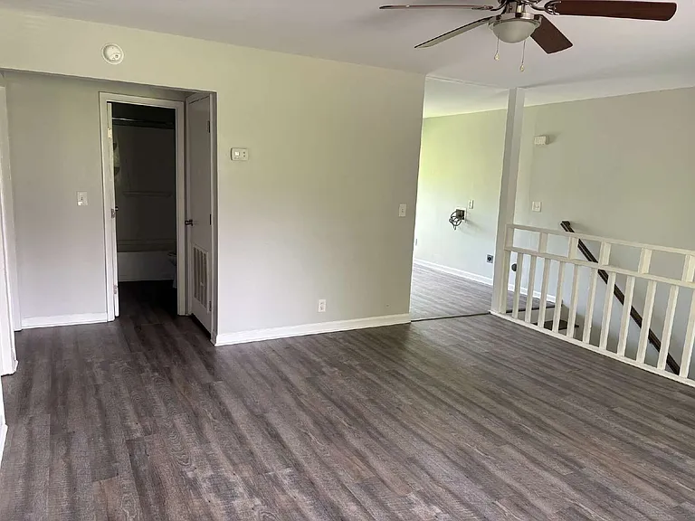208 Woodcreek Dr #B-8 — Photo 21