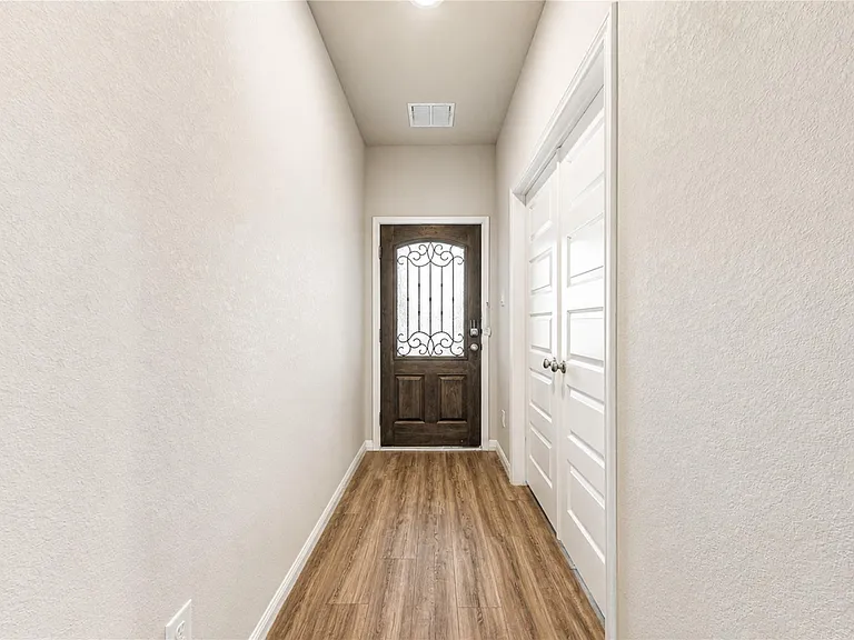 1218 Glendora Dr — Photo 3