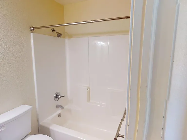 1460 Lindberg Ave — Photo 32