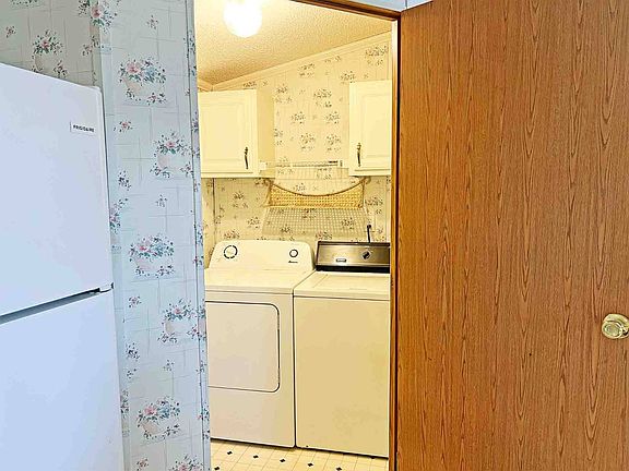 5th image of 18592 Edwards Rd #137