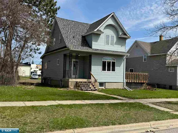 116 2nd St SW, Chisholm, MN 55719