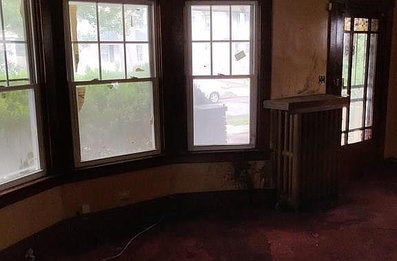 3rd image of 15811 Huntmere Ave
