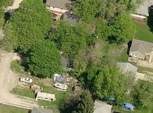 9054 Grove Dr, Whitmore Lake, MI 48189