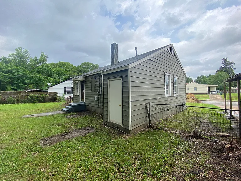 2686 Jeffrey Ave — Photo 4