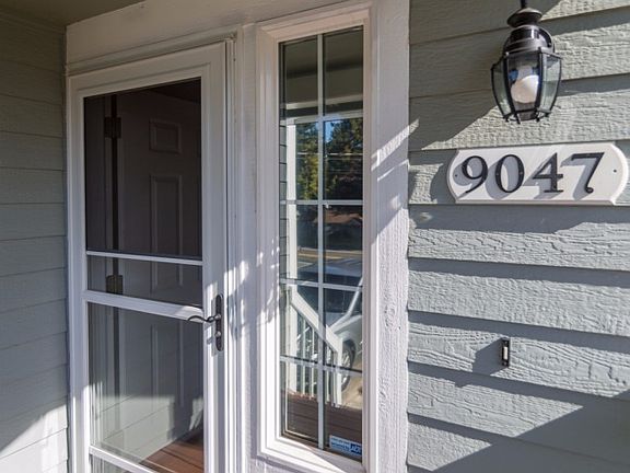 2nd image of 9047 Yakima Ave